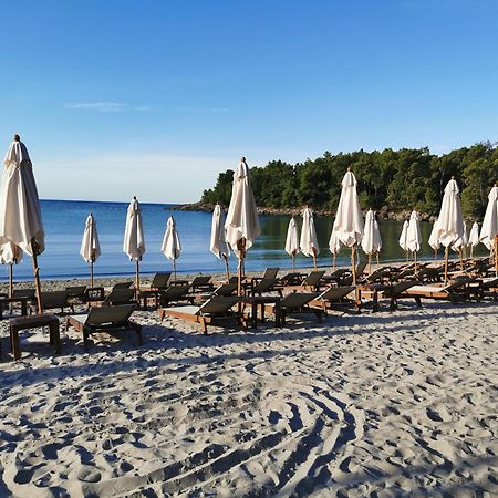 Maki Apartments - Plavi Horizonti Beach Тиват Екстериор снимка