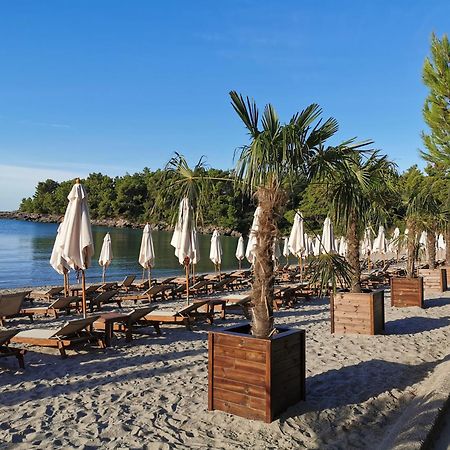 Maki Apartments - Plavi Horizonti Beach Тиват Екстериор снимка