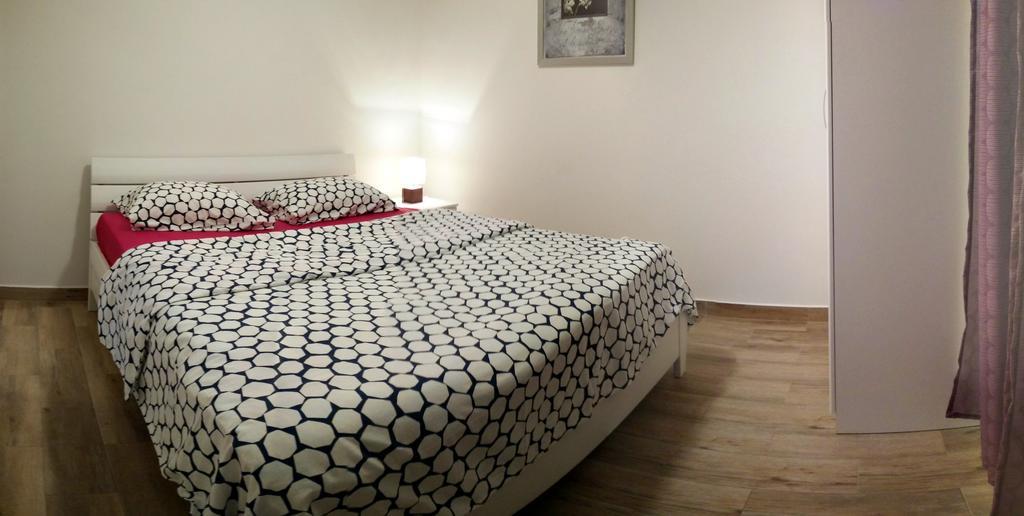 Maki Apartments - Plavi Horizonti Beach Тиват Екстериор снимка