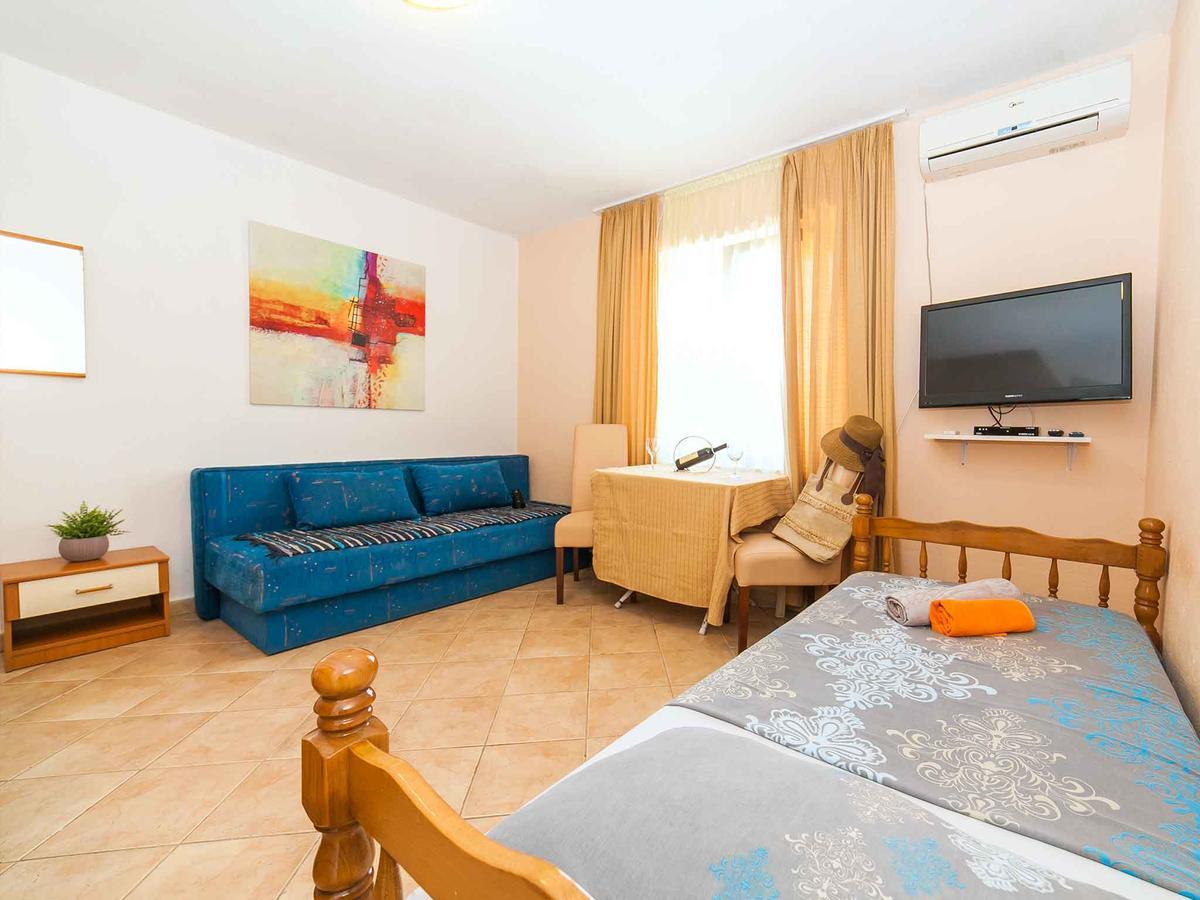 Maki Apartments - Plavi Horizonti Beach Тиват Екстериор снимка