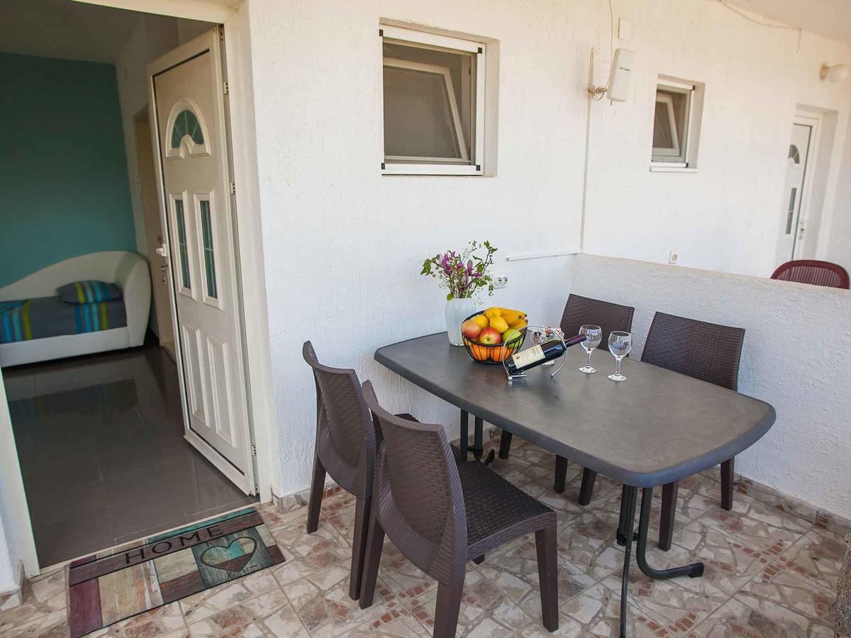 Maki Apartments - Plavi Horizonti Beach Тиват Екстериор снимка