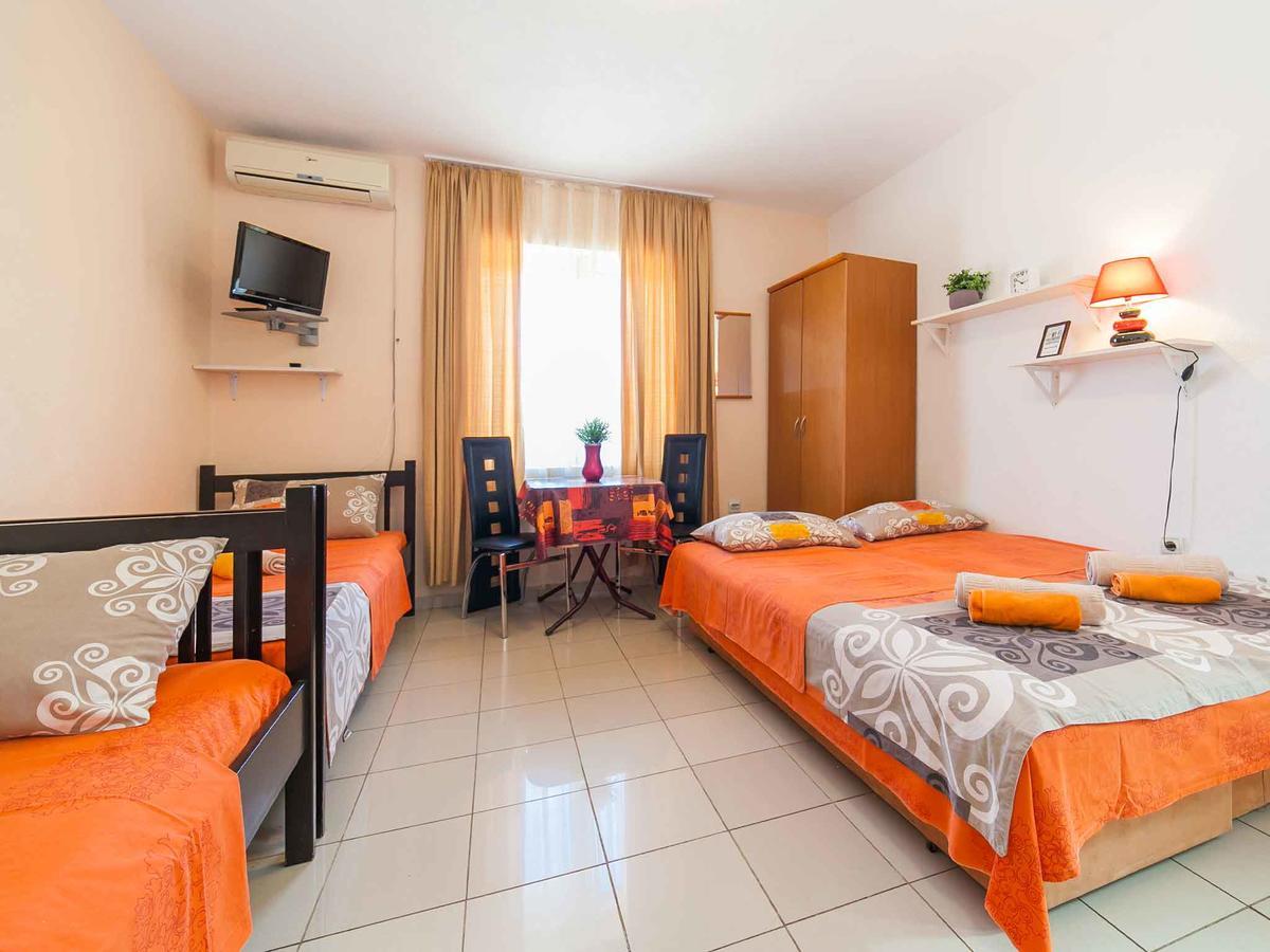 Maki Apartments - Plavi Horizonti Beach Тиват Екстериор снимка