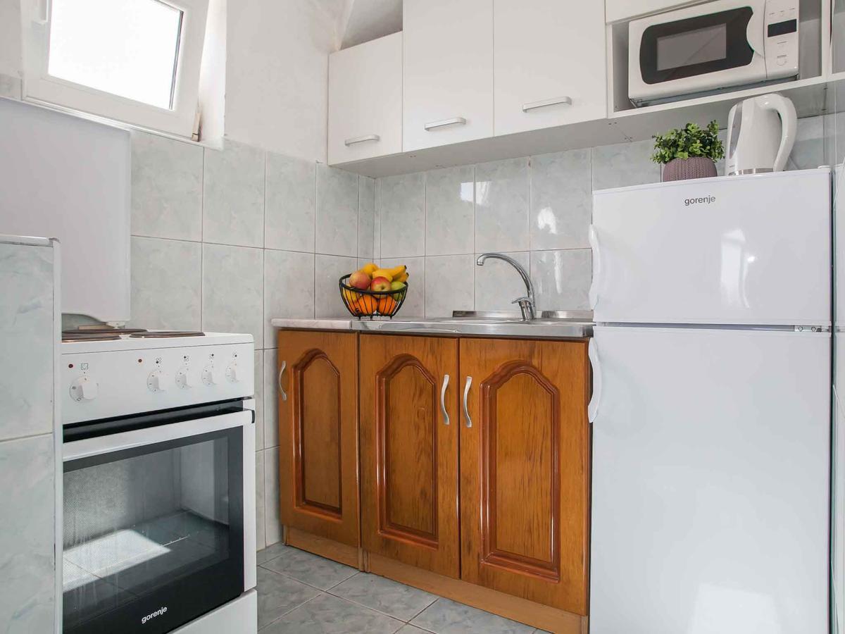 Maki Apartments - Plavi Horizonti Beach Тиват Екстериор снимка