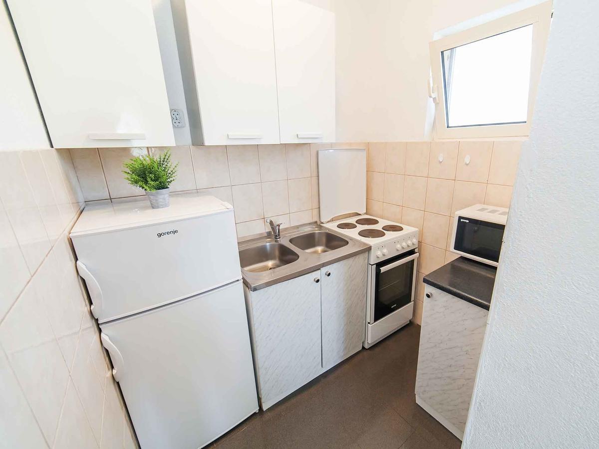 Maki Apartments - Plavi Horizonti Beach Тиват Екстериор снимка