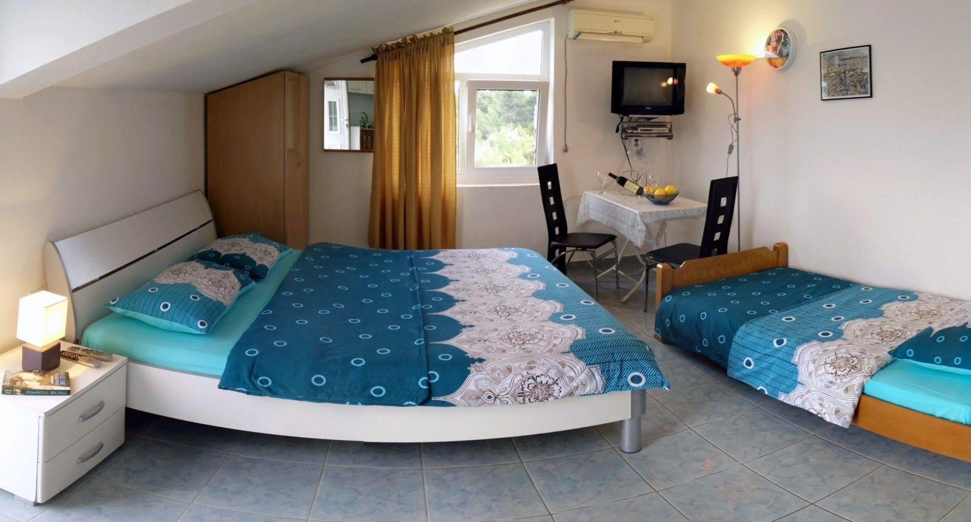 Maki Apartments - Plavi Horizonti Beach Тиват Екстериор снимка