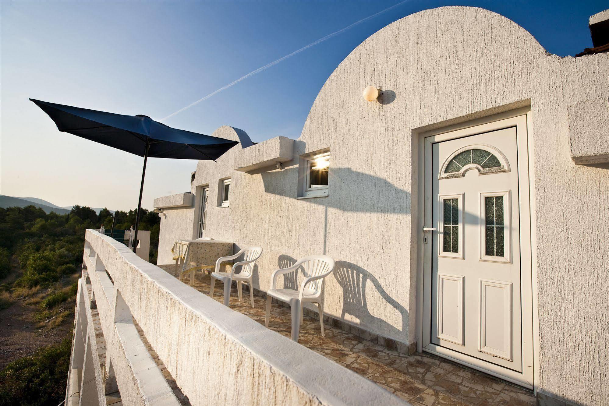 Maki Apartments - Plavi Horizonti Beach Тиват Екстериор снимка